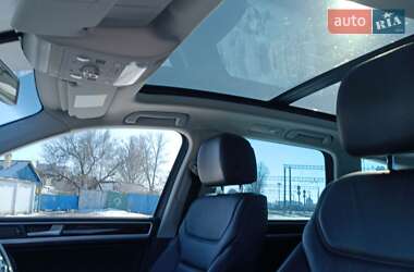 Позашляховик / Кросовер Volkswagen Touareg 2014 в 
