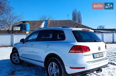 Позашляховик / Кросовер Volkswagen Touareg 2014 в 