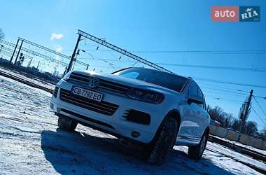 Внедорожник / Кроссовер Volkswagen Touareg 2014 в Чернигове
