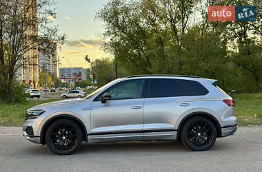 Позашляховик / Кросовер Volkswagen Touareg 2018 в 