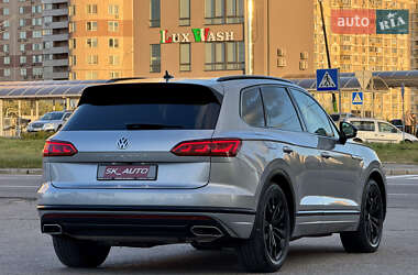 Позашляховик / Кросовер Volkswagen Touareg 2018 в 
