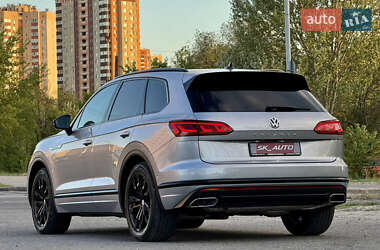 Позашляховик / Кросовер Volkswagen Touareg 2018 в 