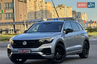 Позашляховик / Кросовер Volkswagen Touareg 2018 в 