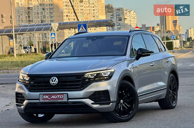 Позашляховик / Кросовер Volkswagen Touareg 2018 в 