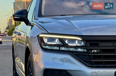Позашляховик / Кросовер Volkswagen Touareg 2018 в 