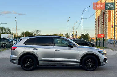 Позашляховик / Кросовер Volkswagen Touareg 2018 в 