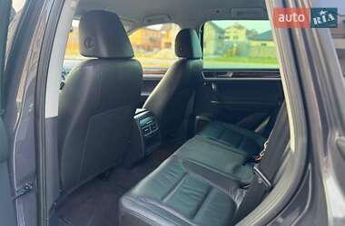Позашляховик / Кросовер Volkswagen Touareg 2011 в 