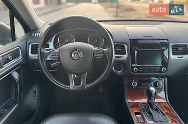 Позашляховик / Кросовер Volkswagen Touareg 2011 в 