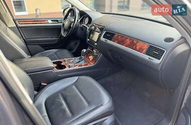 Позашляховик / Кросовер Volkswagen Touareg 2011 в 