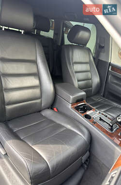 Позашляховик / Кросовер Volkswagen Touareg 2008 в 