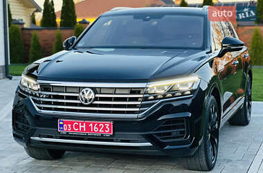 Позашляховик / Кросовер Volkswagen Touareg 2019 в 