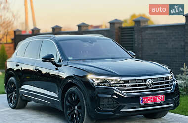 Позашляховик / Кросовер Volkswagen Touareg 2019 в 