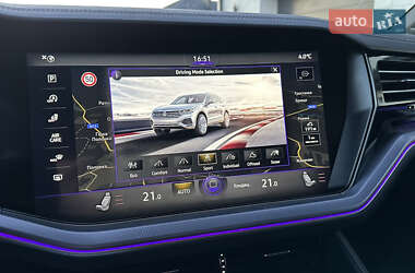 Позашляховик / Кросовер Volkswagen Touareg 2019 в 
