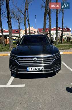Позашляховик / Кросовер Volkswagen Touareg 2018 в 