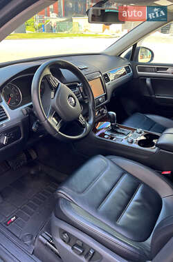Позашляховик / Кросовер Volkswagen Touareg 2016 в 