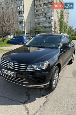 Позашляховик / Кросовер Volkswagen Touareg 2015 в 