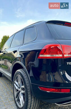 Внедорожник / Кроссовер Volkswagen Touareg 2012 в 