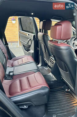 Внедорожник / Кроссовер Volkswagen Touareg 2012 в 