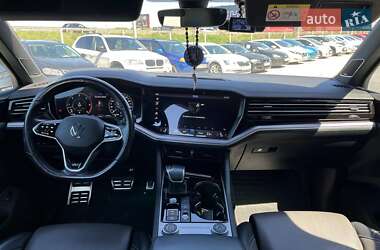 Внедорожник / Кроссовер Volkswagen Touareg 2021 в 