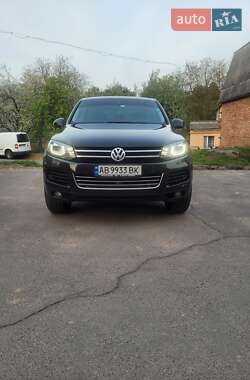 Внедорожник / Кроссовер Volkswagen Touareg 2012 в 