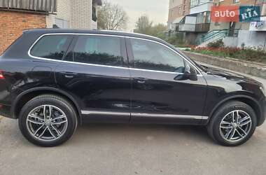 Внедорожник / Кроссовер Volkswagen Touareg 2012 в 
