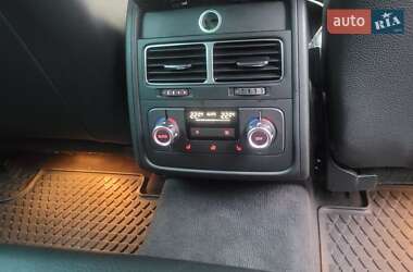 Внедорожник / Кроссовер Volkswagen Touareg 2012 в 