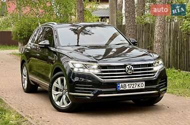 Позашляховик / Кросовер Volkswagen Touareg 2018 в 