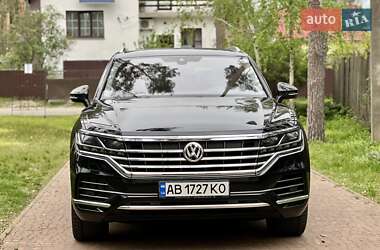 Позашляховик / Кросовер Volkswagen Touareg 2018 в 