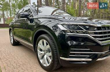 Позашляховик / Кросовер Volkswagen Touareg 2018 в 