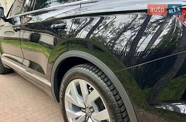 Позашляховик / Кросовер Volkswagen Touareg 2018 в 