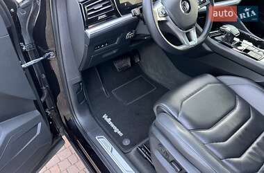 Позашляховик / Кросовер Volkswagen Touareg 2018 в 