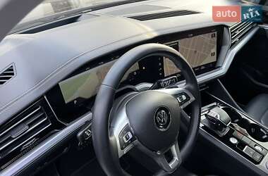 Позашляховик / Кросовер Volkswagen Touareg 2018 в 