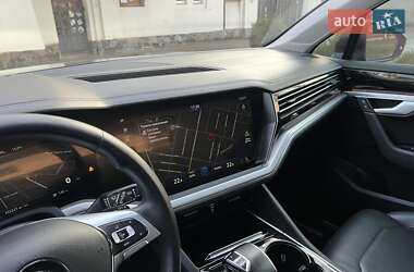 Позашляховик / Кросовер Volkswagen Touareg 2018 в 