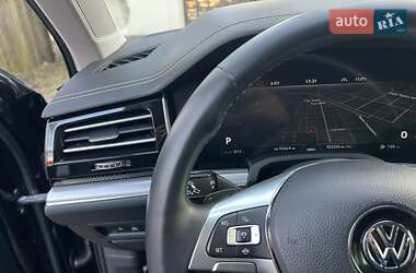 Позашляховик / Кросовер Volkswagen Touareg 2018 в 