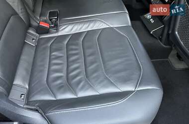 Позашляховик / Кросовер Volkswagen Touareg 2018 в 