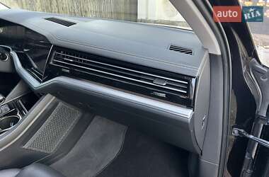 Позашляховик / Кросовер Volkswagen Touareg 2018 в 