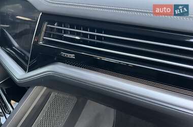 Позашляховик / Кросовер Volkswagen Touareg 2018 в 
