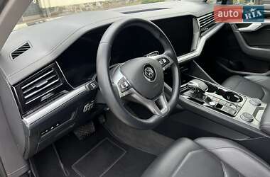 Позашляховик / Кросовер Volkswagen Touareg 2018 в 