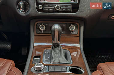 Внедорожник / Кроссовер Volkswagen Touareg 2016 в 