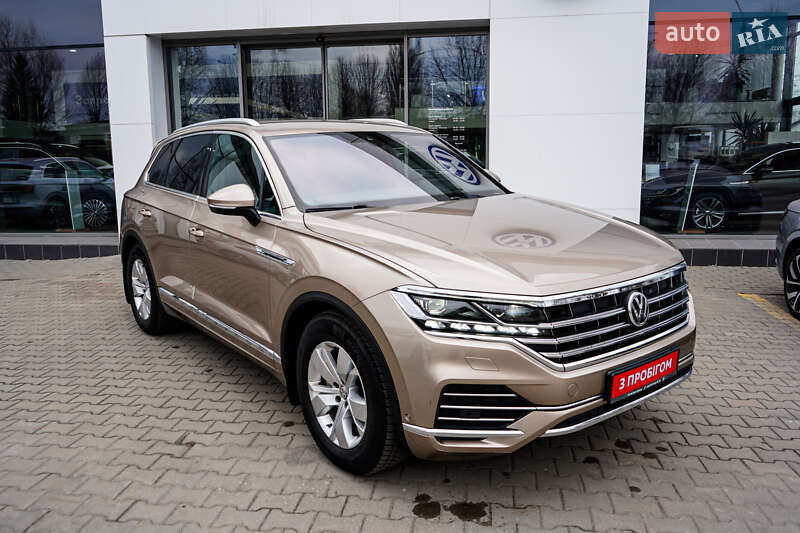 Внедорожник / Кроссовер Volkswagen Touareg 2019 в 