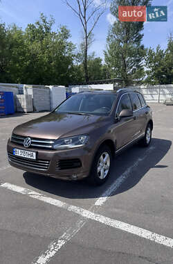 Внедорожник / Кроссовер Volkswagen Touareg 2013 в Кременчуге