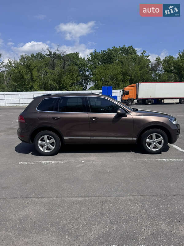 Внедорожник / Кроссовер Volkswagen Touareg 2013 в Кременчуге