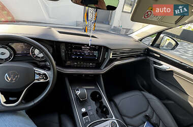 Позашляховик / Кросовер Volkswagen Touareg 2023 в 