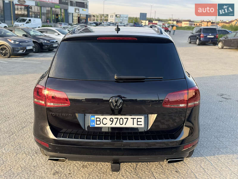 Внедорожник / Кроссовер Volkswagen Touareg 2011 в Львове