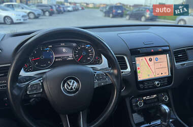 Позашляховик / Кросовер Volkswagen Touareg 2011 в 