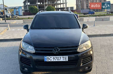Позашляховик / Кросовер Volkswagen Touareg 2011 в 