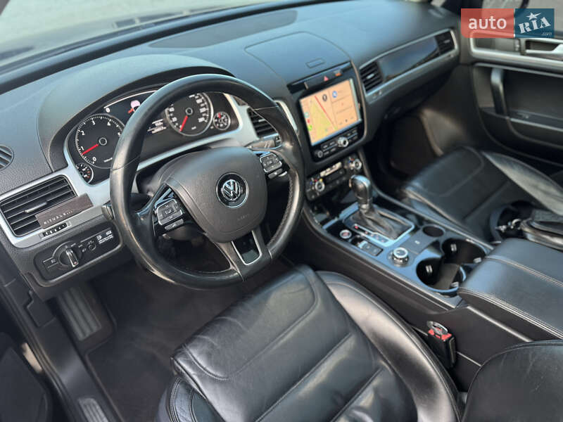 Внедорожник / Кроссовер Volkswagen Touareg 2011 в Львове