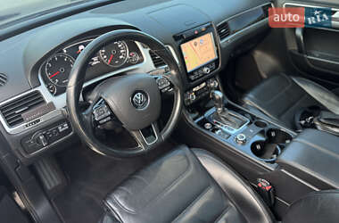 Позашляховик / Кросовер Volkswagen Touareg 2011 в 