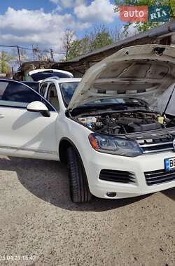 Внедорожник / Кроссовер Volkswagen Touareg 2011 в 