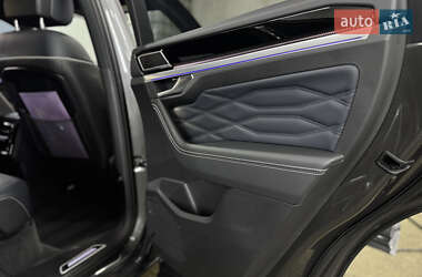 Внедорожник / Кроссовер Volkswagen Touareg 2023 в 